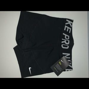 Women’s Nike Pro 3” Shorts Black/White SIZE MEDIUM